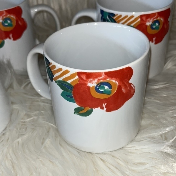 Vintage Set of 4 Design Concepts floral mugs. - Picture 3 of 4
